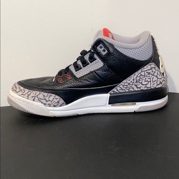 🔥Jordan retro 3 black cement size 6Y - Picture 3 of 7